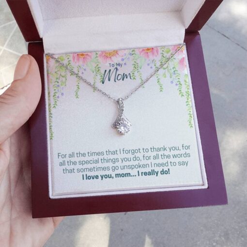 To My Mom, I Love You Necklace – A Heartfelt Gift for the Most Special Woman